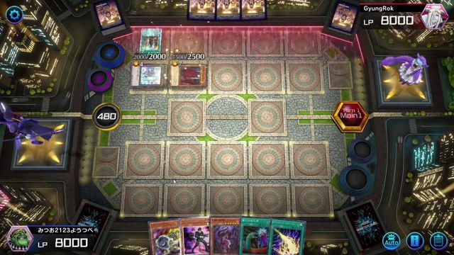 毎日CSの次の対戦で、相手側に2体のモンスターと魔法カードが並び、みつおの手札が見える画面