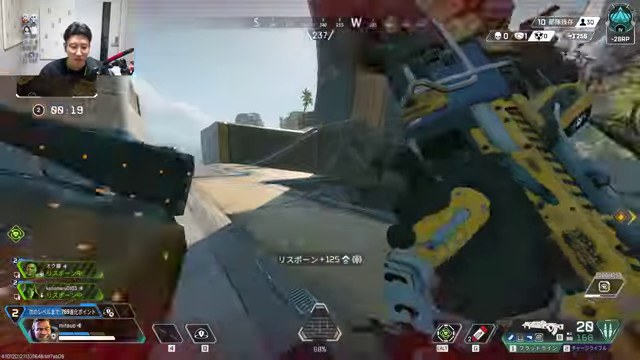 APEXの戦闘中、画面端が赤い状態でみつおが遮蔽物のそばで武器を装填する