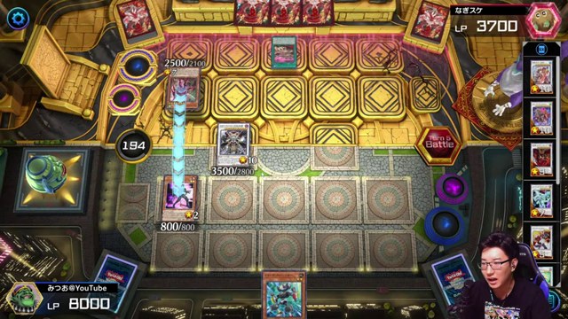 遊戯王マスターデュエルの終盤のバトルフェイズで、相手3700・みつお8000のライフが見える盤面