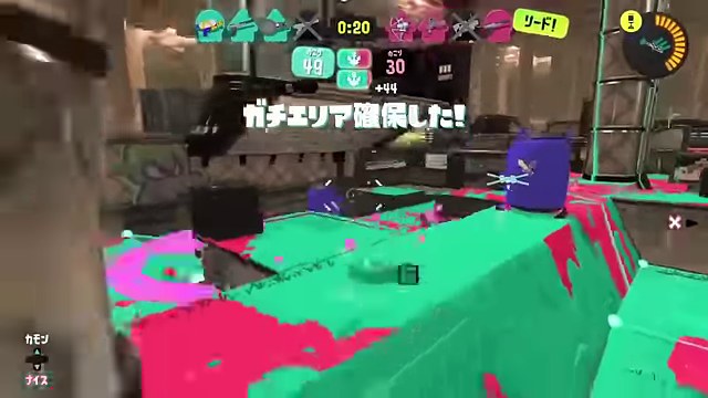残り20秒のガチエリアで、水色チームがエリアを確保し、ピンク色のインクが迫る画面
