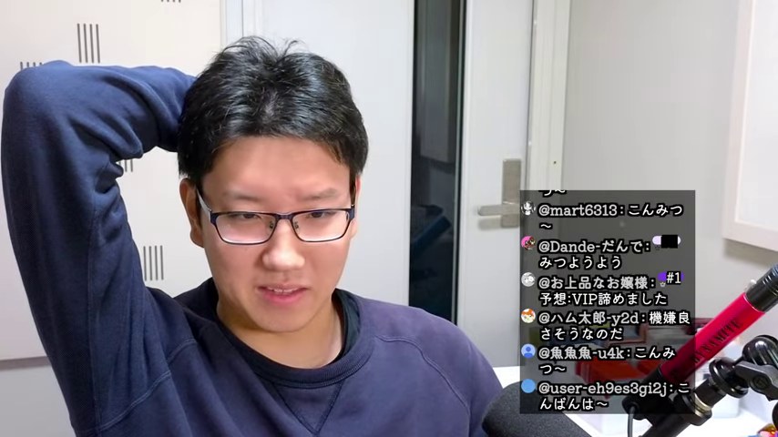 みつおがカメラの前で視聴者へ話し始める公開ライブの場面