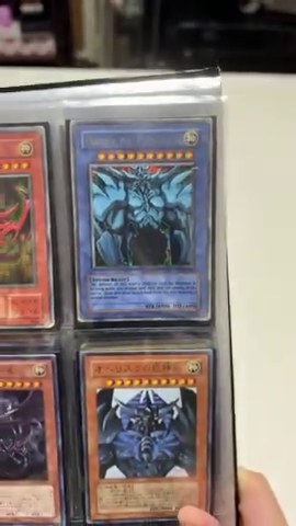 みつおのカードファイルに入った英語表記のオベリスクと周囲の遊戯王カード