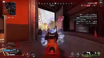APEXの建物の出口に照準を合わせ、赤いダメージ数値が表示される場面